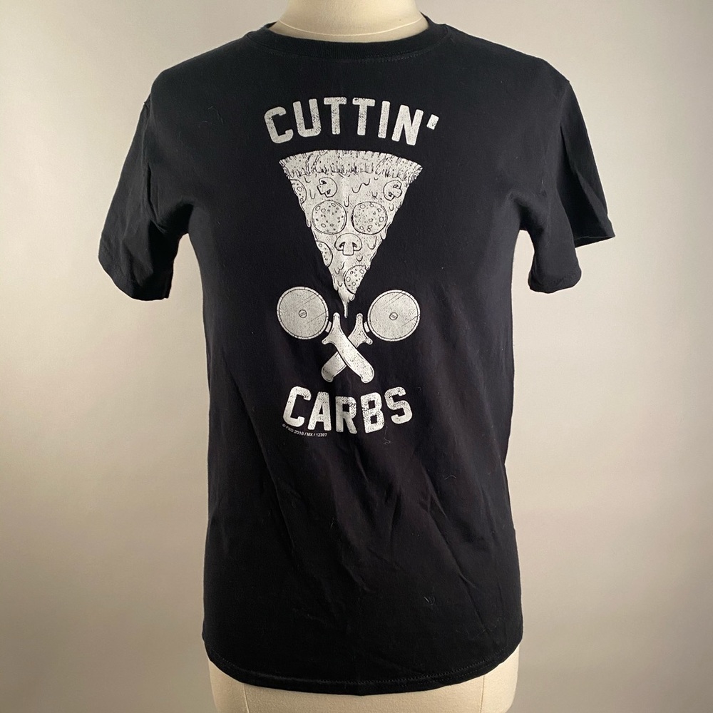 Cuttin’ carbs pizza t-shirt